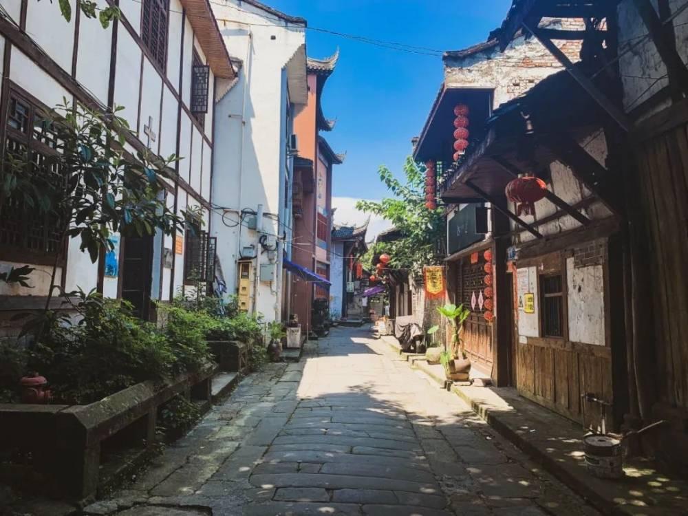 探索未知山峰